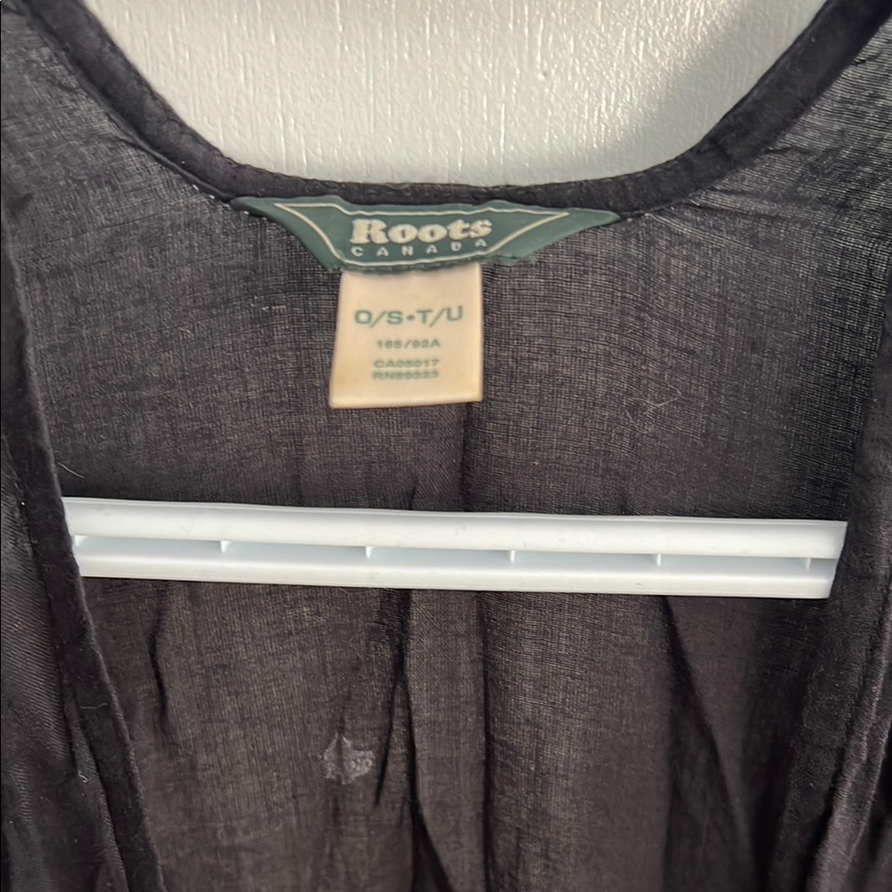 Roots | Women’s O/S Elegant Black Shawl - Picture 2 of 4